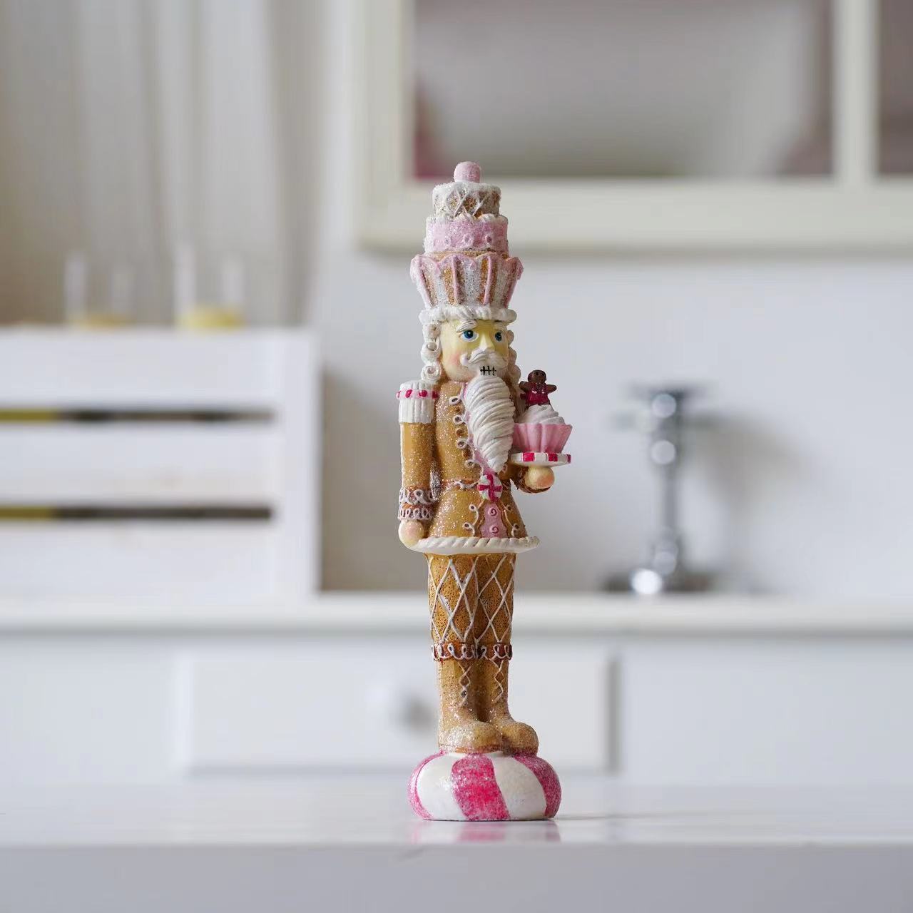 Süße Rosa Nussknacker-Soldaten – Nutcracker Figurine Bewertung und Preis